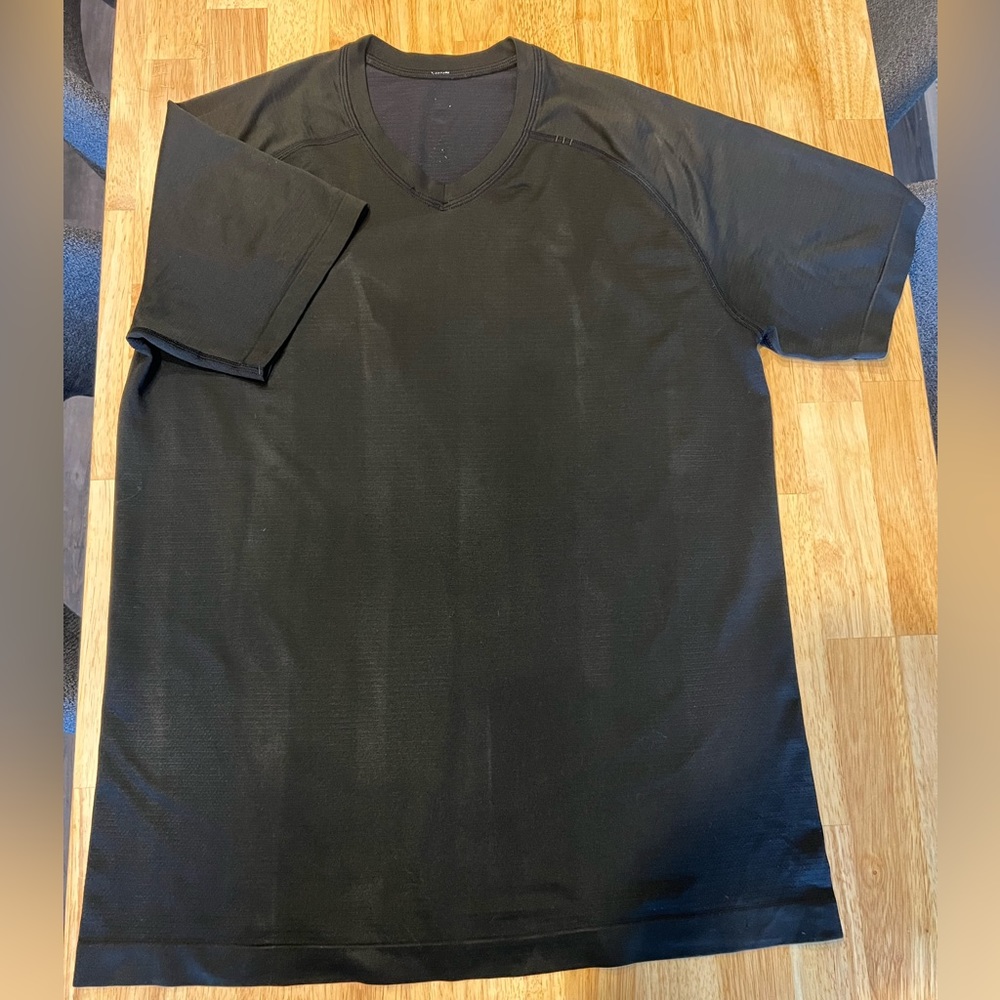 LuluLemon Men’s  Fundamental v-neck T shirt. Men’s size medium.